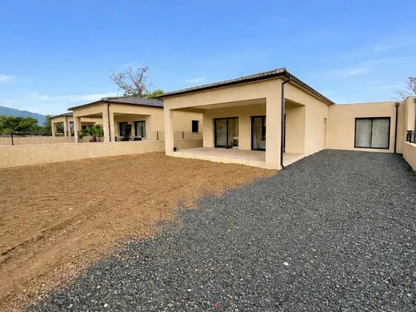 Maison neuve de plain-pied - Borgo