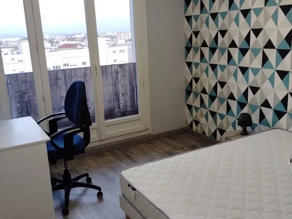 Chambre de 12 m2 en colocation à proximité de l'INSA et du campus de la Doua