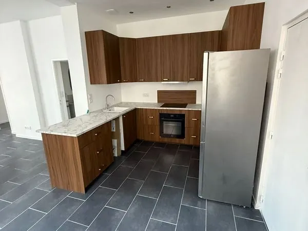 Grand F2 rénové - 46 m² - RDC - Rouen rive droite - Saint Marc/ St vivien