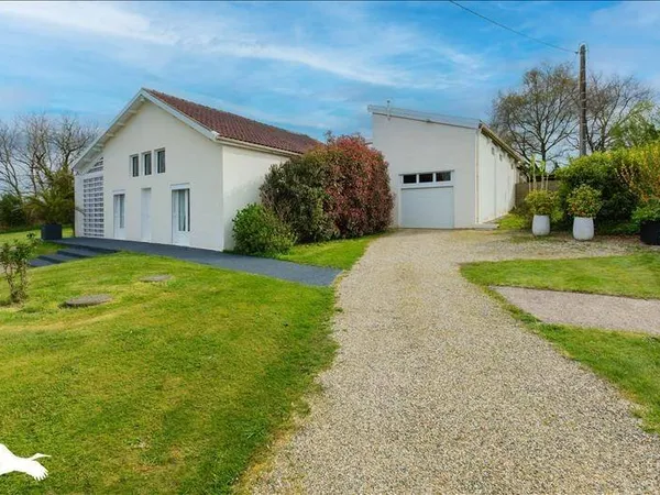 Maison 7 pièces 363 m²