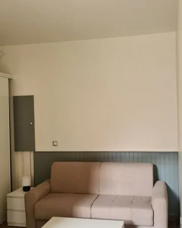 STUDIO 17 m² - Métro Louise Michel (Ligne 3)