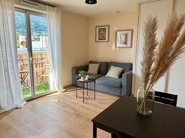 Appartement meublé lumineux avec loggia