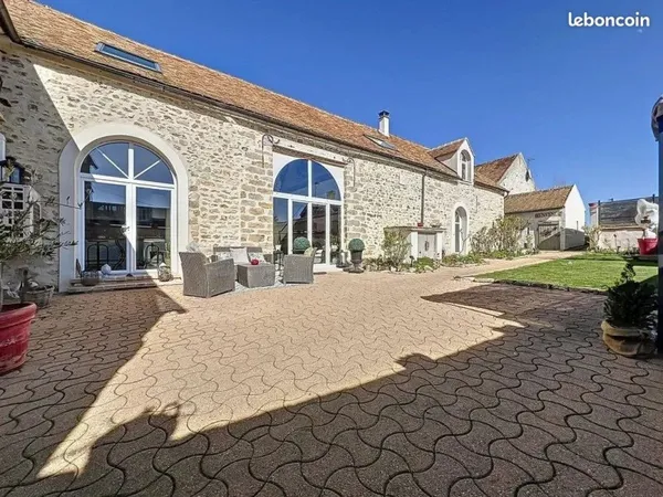 Maison 8 pièces 285 m²