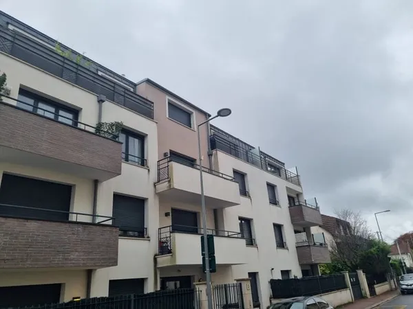 MAGNIFIQUE DEUX PIECES DANS PETITE RESIDENCE DE STANDING
