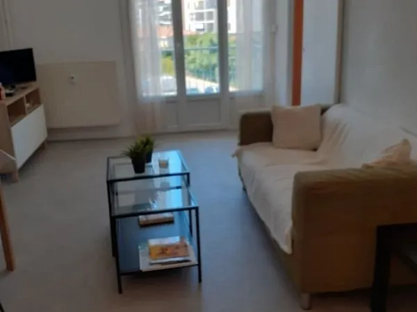 A vendre t3 prox centre lavandou