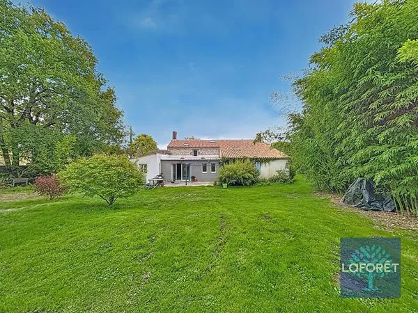 Maison 7 pièces 219 m²