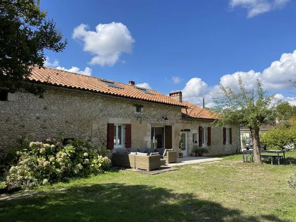 Domaine De Caractere Avec Etang