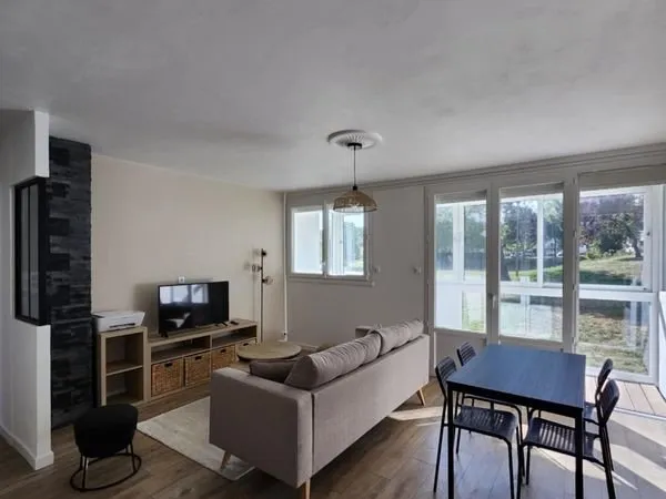 Cholet - Colocation étudiante - T4 meublé et rénové - 2 chambres dispo sur 3 - 490 CC la chambre