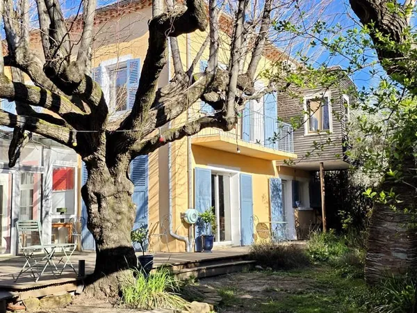 Alès Maison rénovée avec caractère - 128m2 de surface utile - 1800m2 de terrain