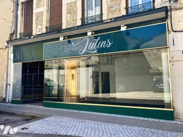 Local commercial 1 pièce 62 m²