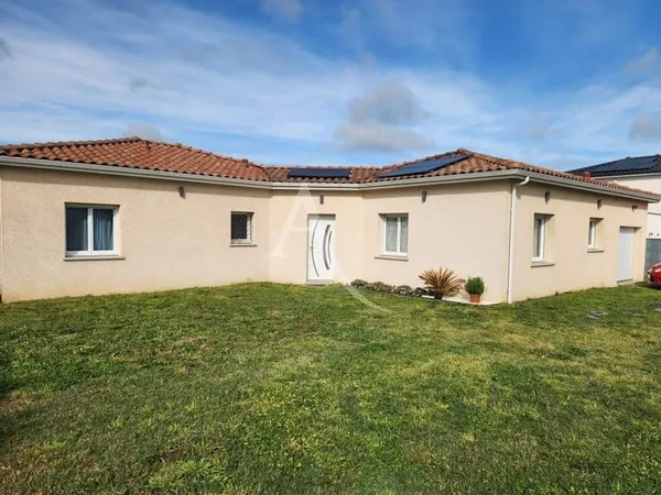 Maison L Isle Jourdain 4 pièce(s) 110 m2