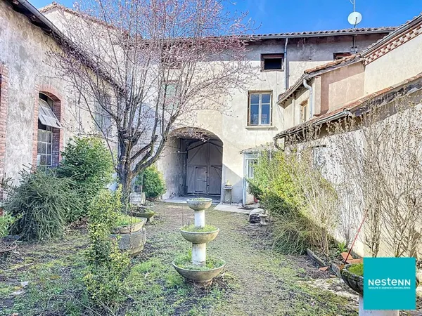 Maison de village de 164,3 m2 habitables sur son terrain de 573 m2 avec cour intérieure et plus de 1