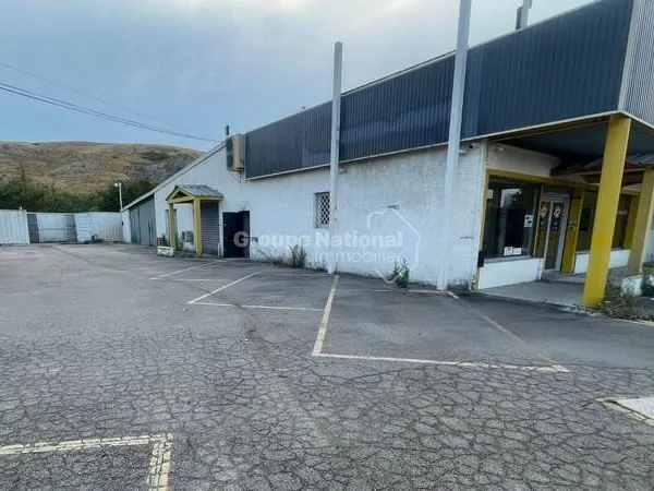 Local professionnel 430 m²