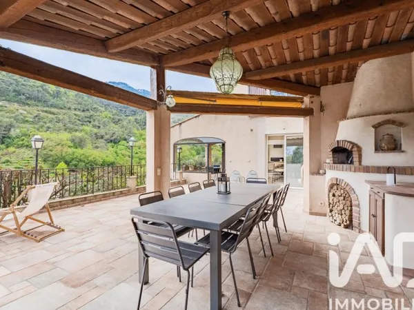Maison 7 pièces 215 m²