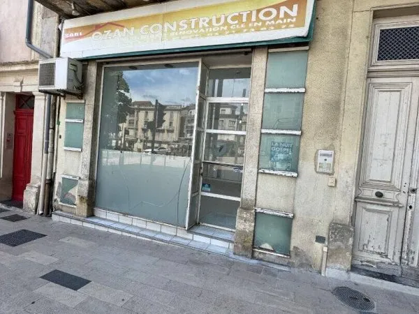 Local commercial 1 pièce 34 m²