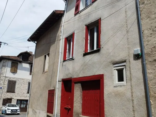 Maison 4 pièces de 110 m² à Saint-Léonard-de-Noblat 87400