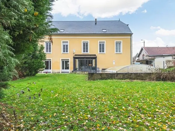 Maison 8 pièces 260 m²