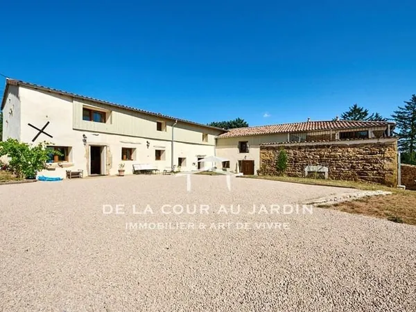 Maison de charme et gîtes entre Bourgogne du Sud et Beaujolais