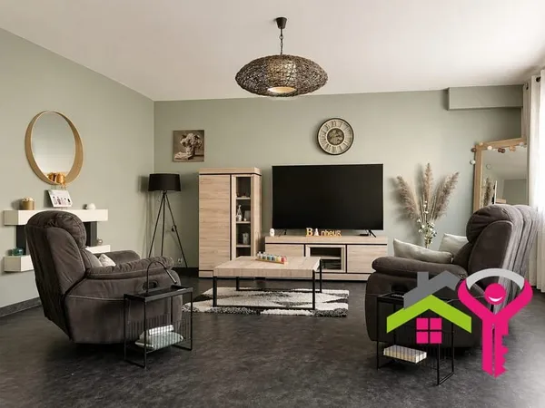 Maison semi plain-pied 4 chambres, hangar, jardin