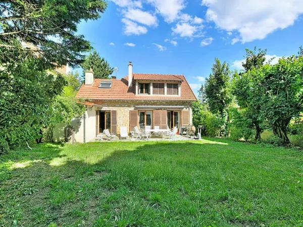 Maison La Celle Saint Cloud 5 pièce(s) 150 m2