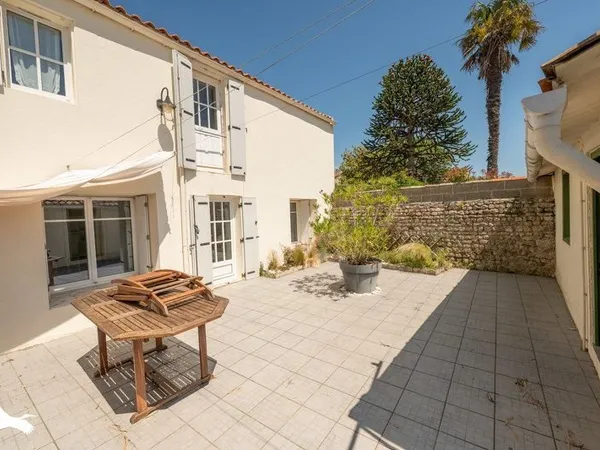 Maison en pierre de 7 pièces principales