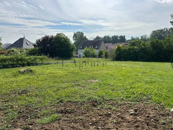 Terrain 673 m²