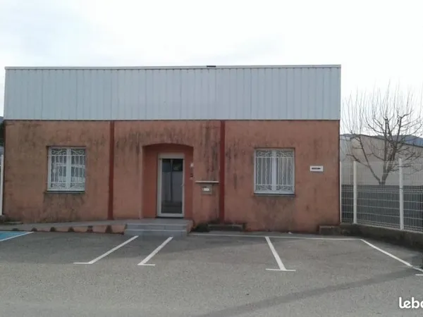 Bureau 220 m²