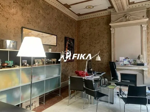 Bureau 184 m²
