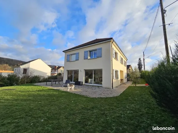 Maison indépendante 195 m² - 5 min RER - DPE A - 763 m² terrain