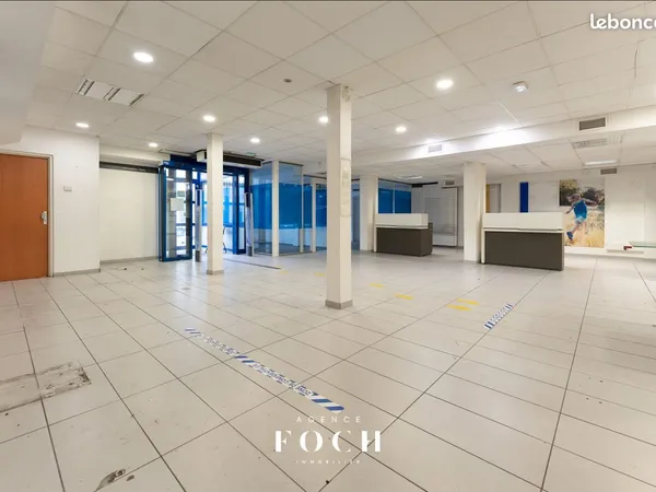 Local 255 m² Nancy