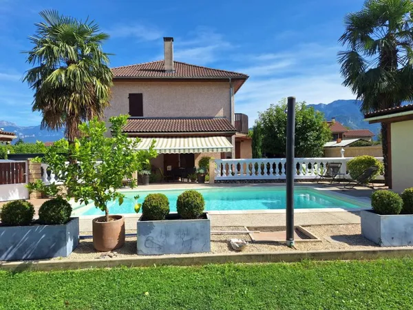 Maison avec piscine, 3 chambres, 110m2 habitables 38210 Tullins