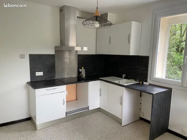 Bas de maison 51 m² rénové énergétiquement avec jardin
