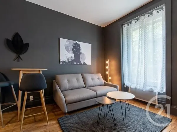 Studio 1 pièce 19 m²