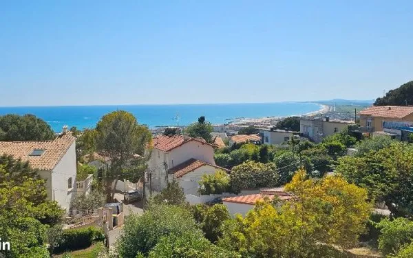 Maison quartier Mont Saint Clair versant Sud avec vue mer panoramique