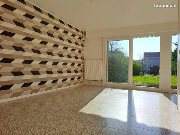 Maison avec garage, 2 parkings et jardin à RONCHIN