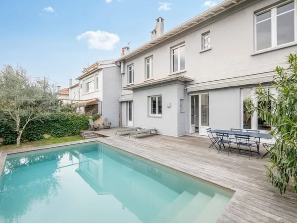 BORDEAUX CAUDERAN BEL AIRMaison pierre, 5 chambres, piscine, jardin, garage, grand sous-sol