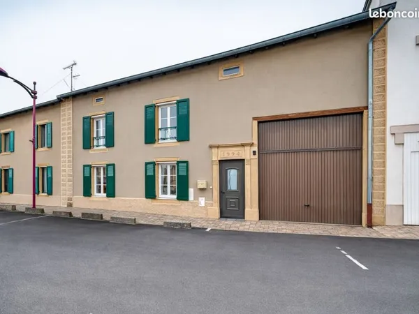 À louer maison 6 pièces 235 m² avec jardin et terrasse - Ay-sur-Moselle