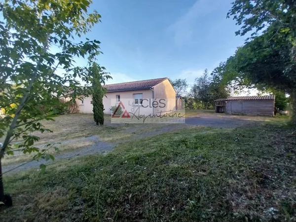 Maison contemporaine avec grand jardin