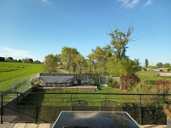 Maison 4 pièces rénovée ? 92 m² (+ dépendances) ? Brindas
