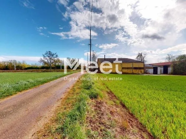 Entrepôt 1700 m²