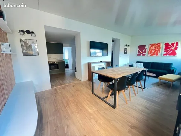 1 CHAMBRE dans [COLOCATION T5 / 100m² + Cour 40m² - Quartier Victor Hugo - FRAICHEMENT RENOVE - Disp