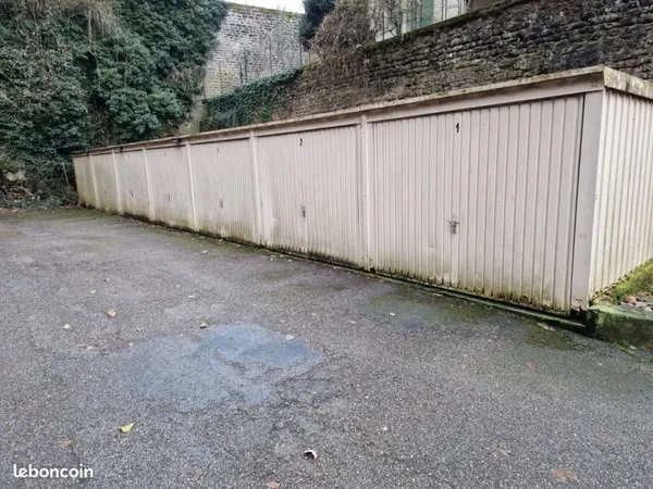 Garage à louer centre ville, quai colonel Sérot