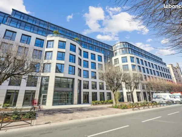 Bureau 5 648 m²