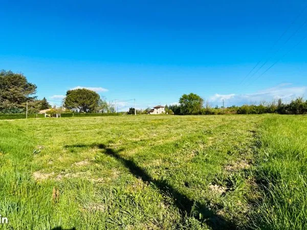 Terrain 650 m² CARS