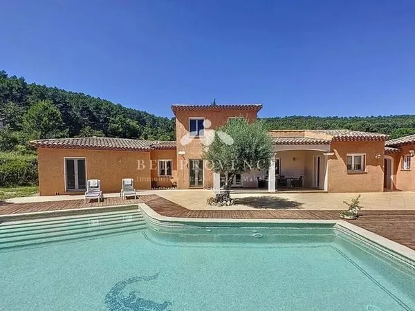 Villa 4 pièces 133 m²