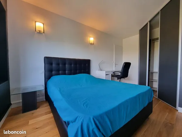 Grande chambre avec dressing