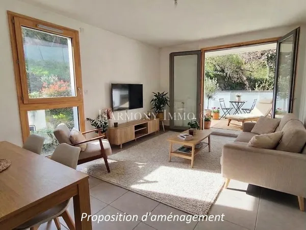 Grand T2 de 47 m2avec balcon et garage Quais de Saône / Perr