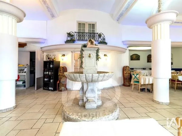 Local commercial 328 m²