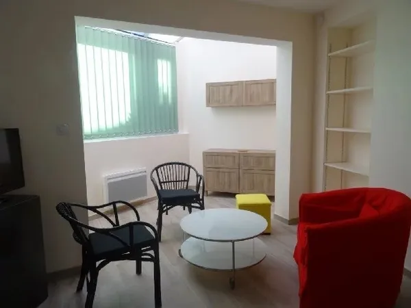 APPARTEMENT F2 MEUBLE LE MANS
