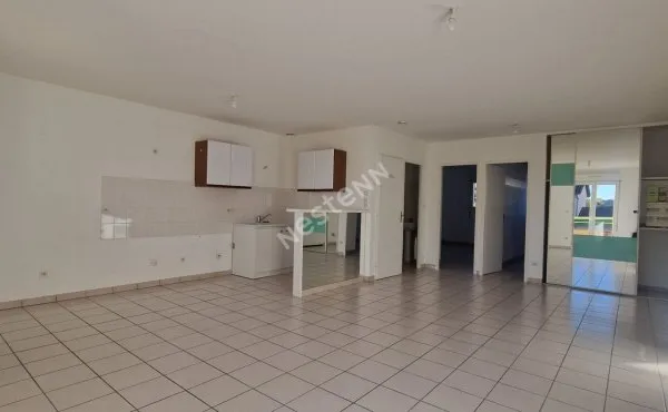 GENAS Azieu - Appartement type 3 de 66 m² avec balcon dans petite résidence fermée au calme